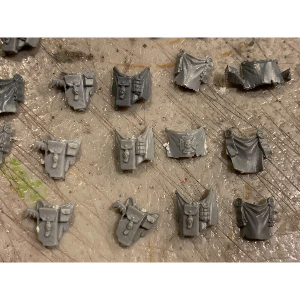A23192 WARHAMMER 40K SPACE MARINES BITS LOT BLACK TEMPLARS OATHS SHIELD SWORD
