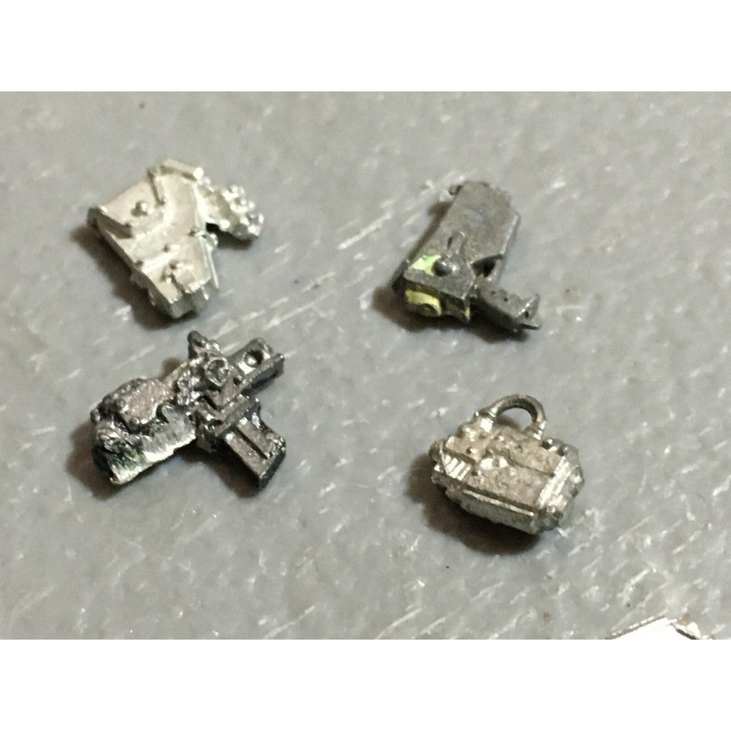 A21117 WARHAMMER 40K SPACE MARINES METAL OOP BITS LOT SHOULDER SCOUT CHAPLAIN