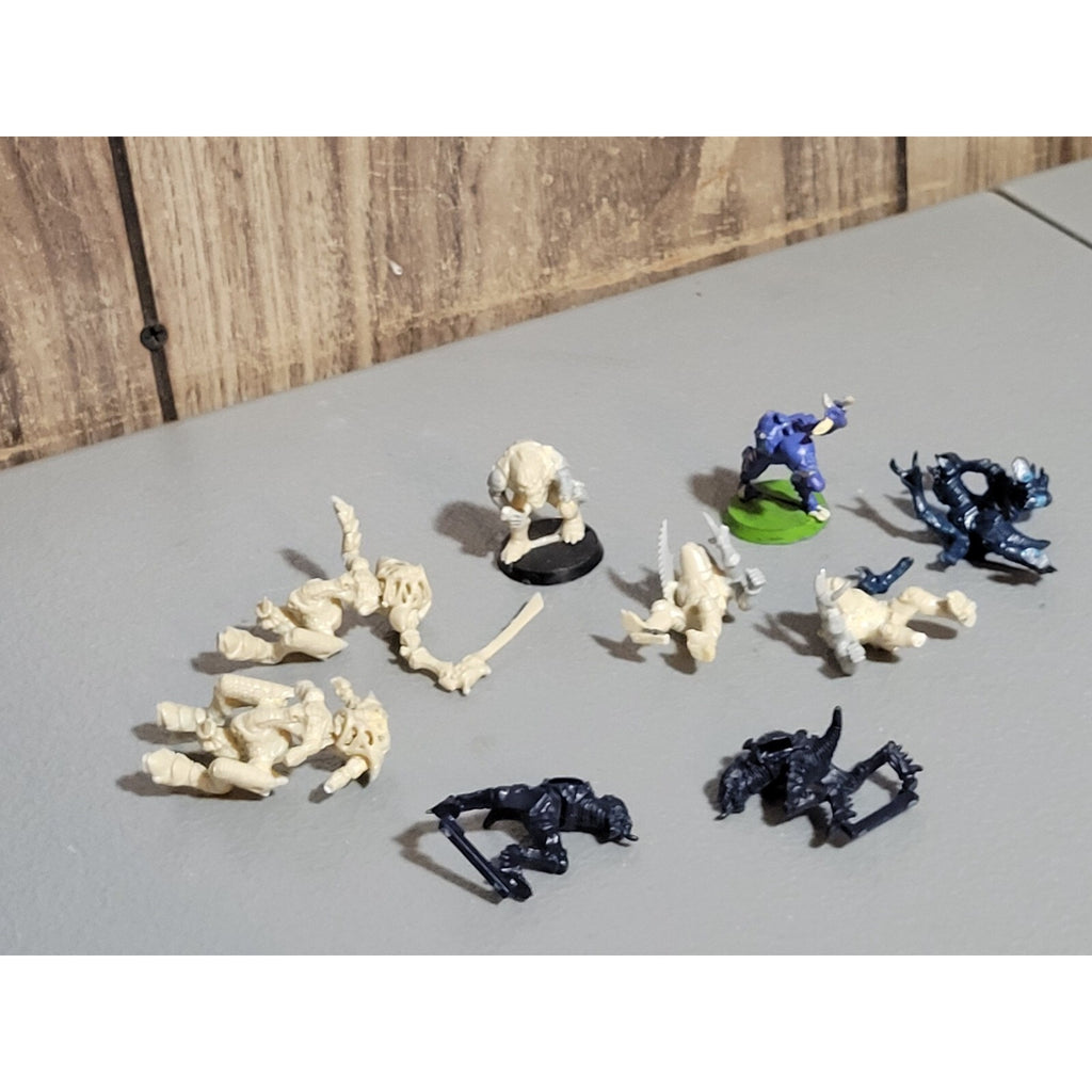 A18726 WARHAMMER 40K SPACE CRUSADE TYRANIDS GENESTEALERS WARRIORS HYBRIDS INC