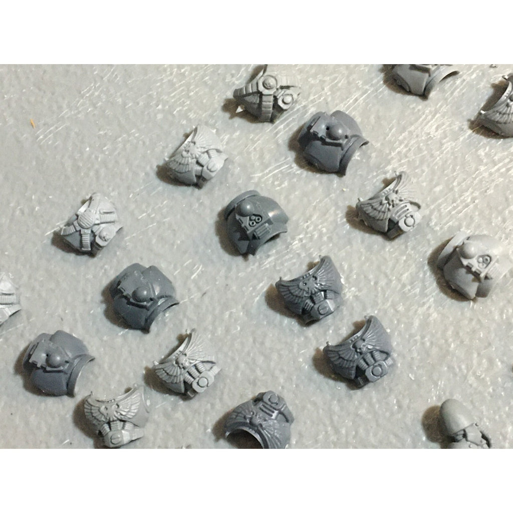 A22927 WARHAMMER 40K SPACE MARINES BITS LOT TORSOS FRONT BACK GAMES WORKSHOP GW