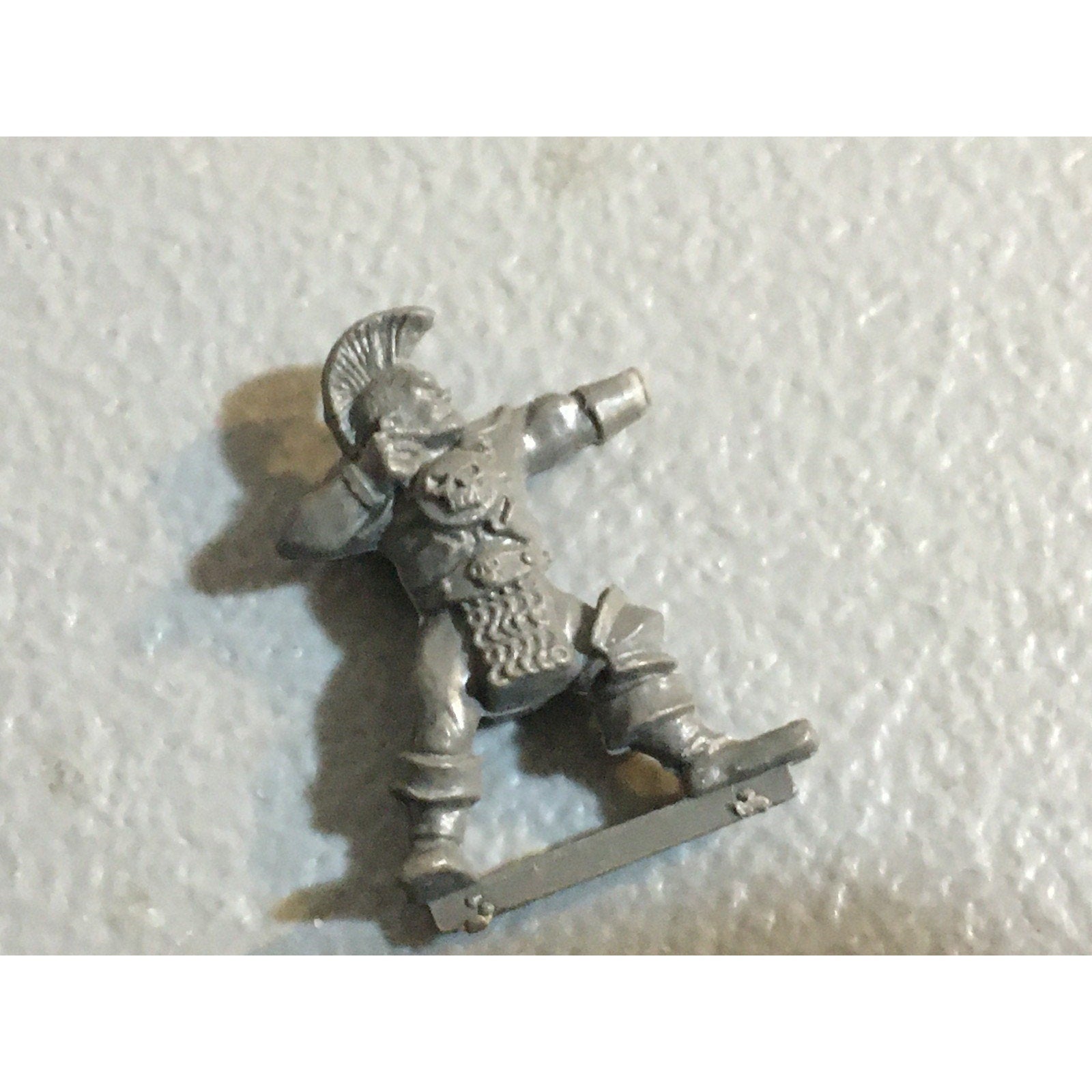 A31465 MILTON BRADLEY BATTLE MASTERS WARHAMMER CHAOS THUG ARCHER & INCOMPLETE