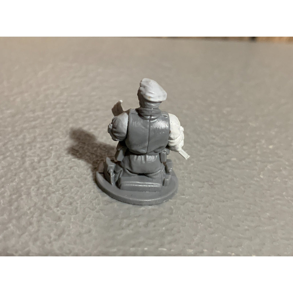 A16996 WARHAMMER 40K ASTRA MILITARUM IMPERIAL CUSTOM TANK SERGEANT / COMMANDER