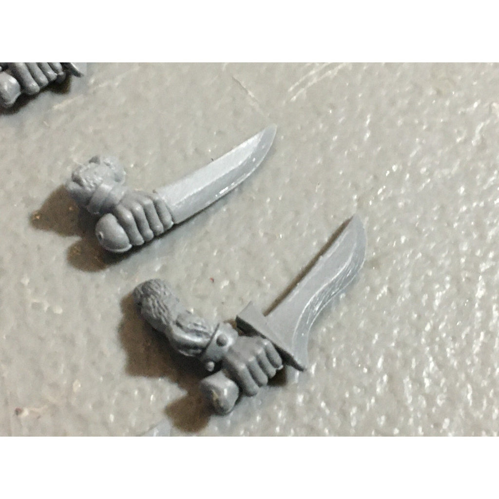 A22300 WARHAMMER FANTASY SKAVEN BITS LOT SWORD ARMS GAMES WORKSHOP GW