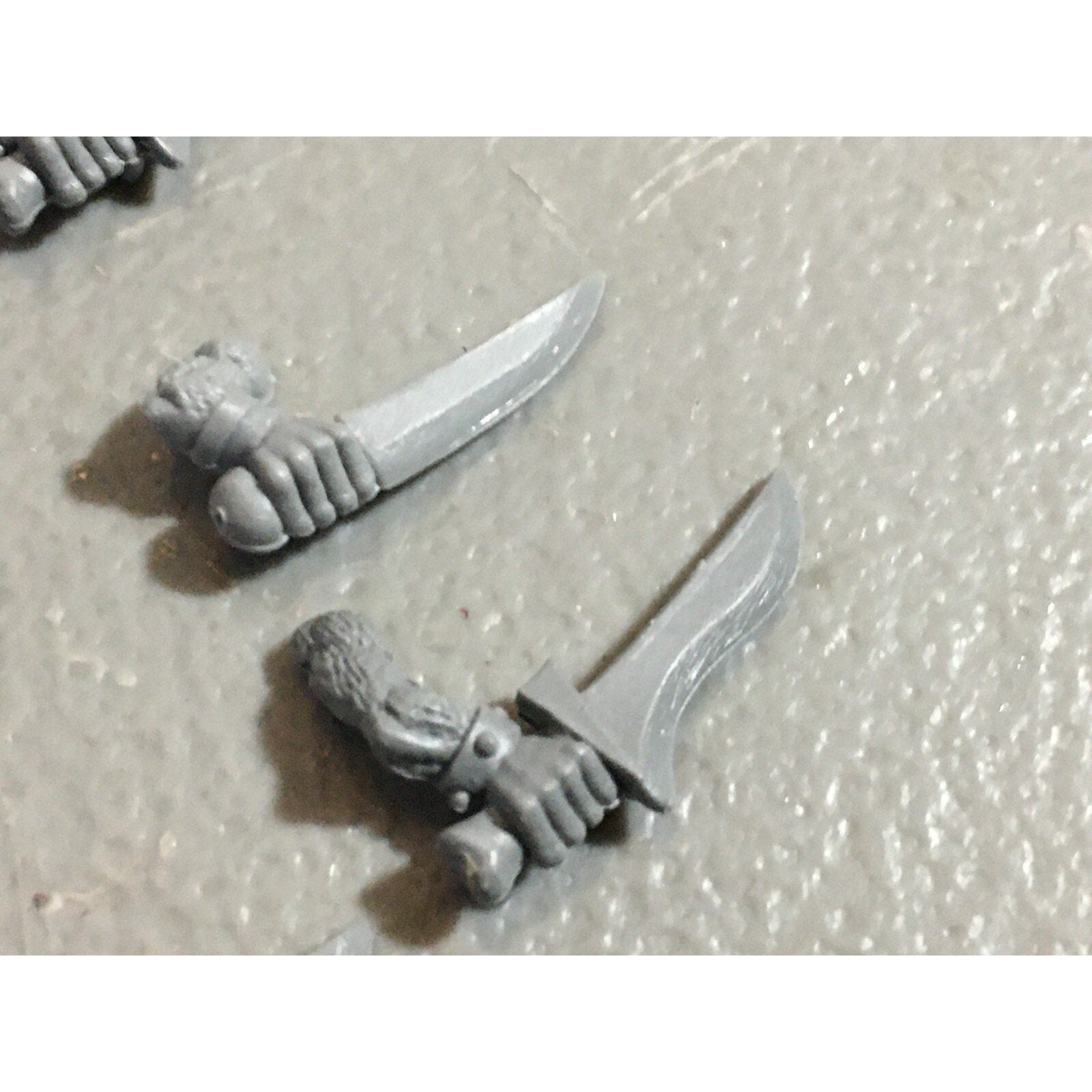 A22300 WARHAMMER FANTASY SKAVEN BITS LOT SWORD ARMS GAMES WORKSHOP GW