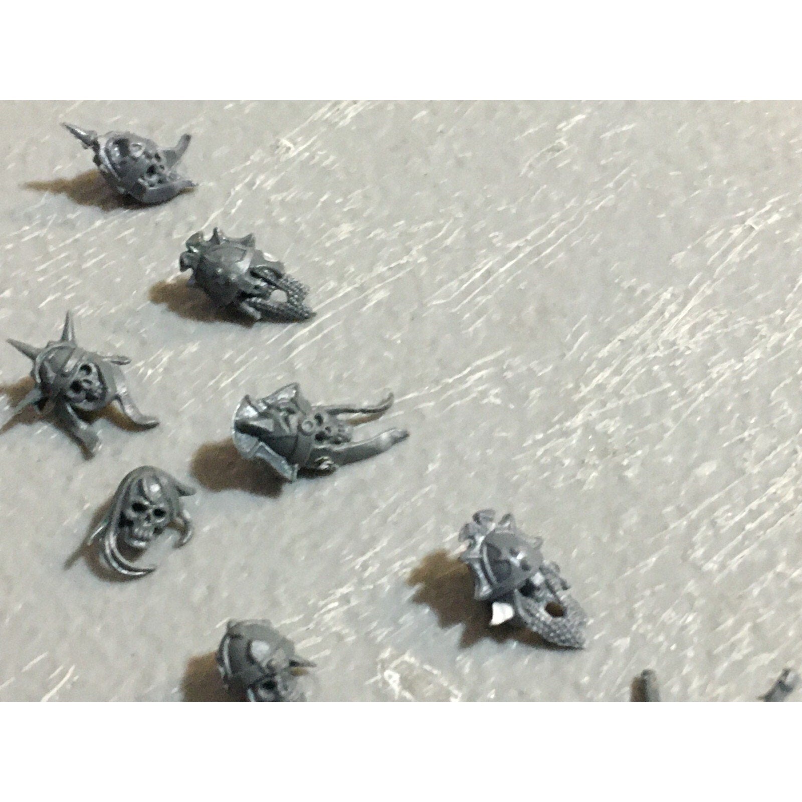 A23413 WARHAMMER FANTASY VAMPIRE COUNTS UNDEAD BITS LOT SKELETON WIGHT HEADS GW