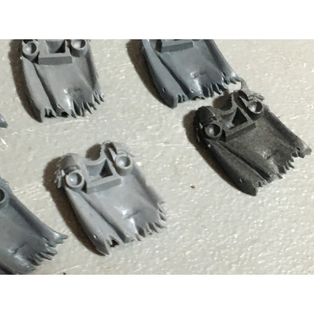 A22233 WARHAMMER FANTASY CHAOS MORTALS BITS LOT TORSO BACKS COMM GAMES WORKSHOP