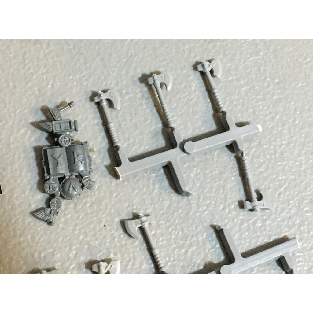 A33598 WARHAMMER FANTASY OLD WORLD DWARVES DWARFS BITS LOT BANNER AXE DRUM GW
