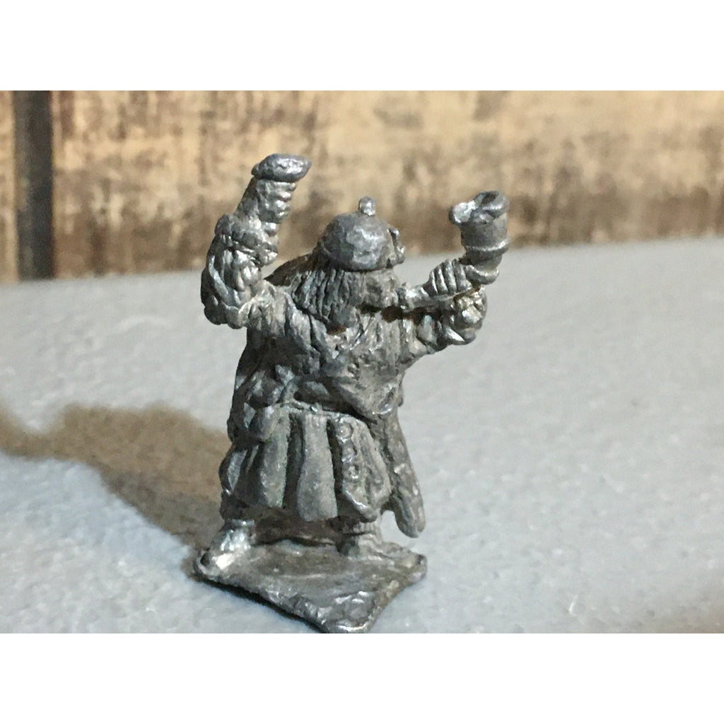 A32081 CUSTOM CAST MINIATURES FANTASY HUMAN & HALFLING WARRIOR METAL TABLE TOP