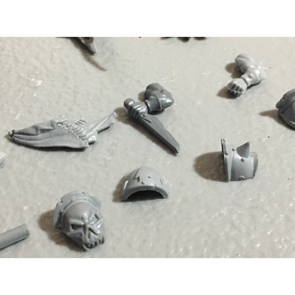 A22266 WARHAMMER FANTASY CHAOS MORTALS BITS LOT MIXED BANNERS ACCESSORIES GW