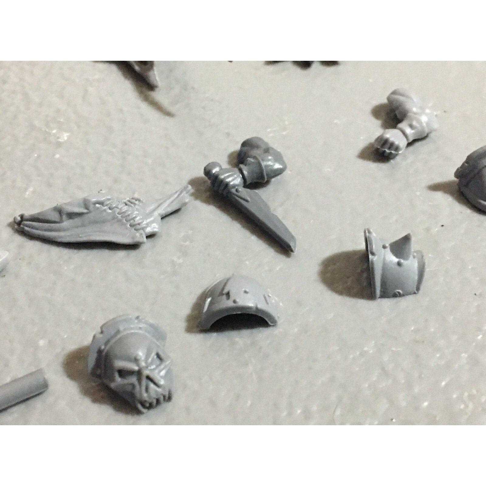 A22266 WARHAMMER FANTASY CHAOS MORTALS BITS LOT MIXED BANNERS ACCESSORIES GW