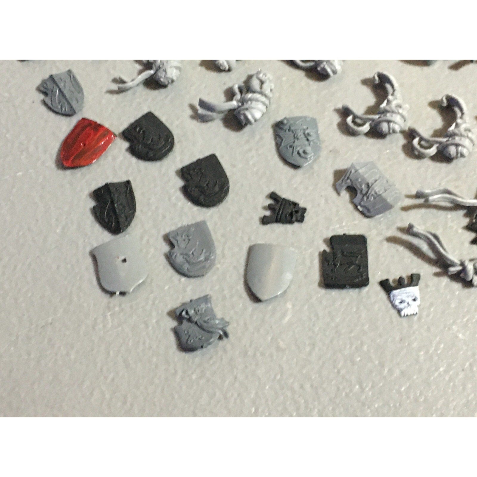 A22076 WARHAMMER FANTASY EMPIRE BITS LOT MIXED SHIELDS GAMES WORKSHOP GW