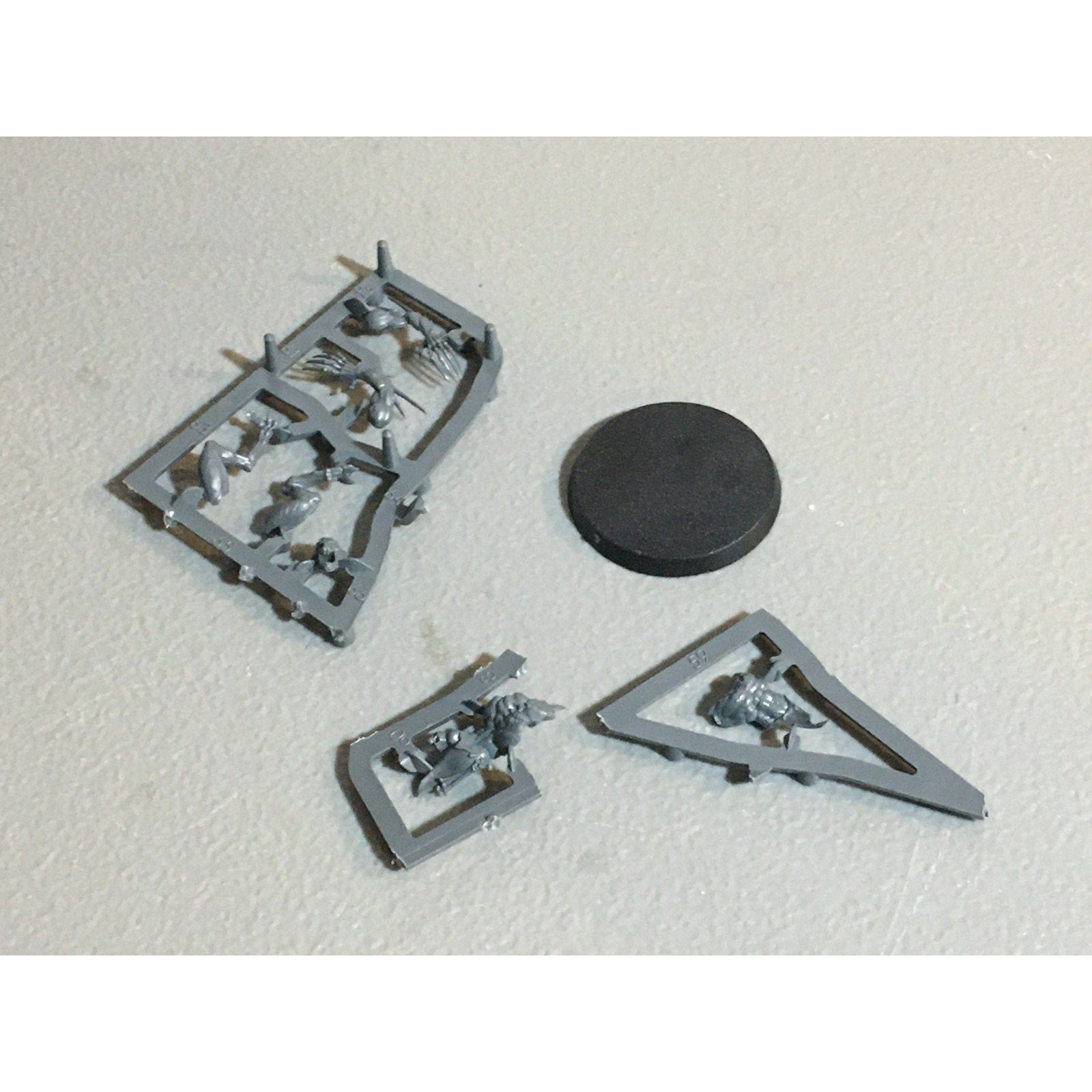 A24317 WARHAMMER AOS SIGMAR FLESH EATER COURTS GHOUL ING GW NOS ON SPRUE