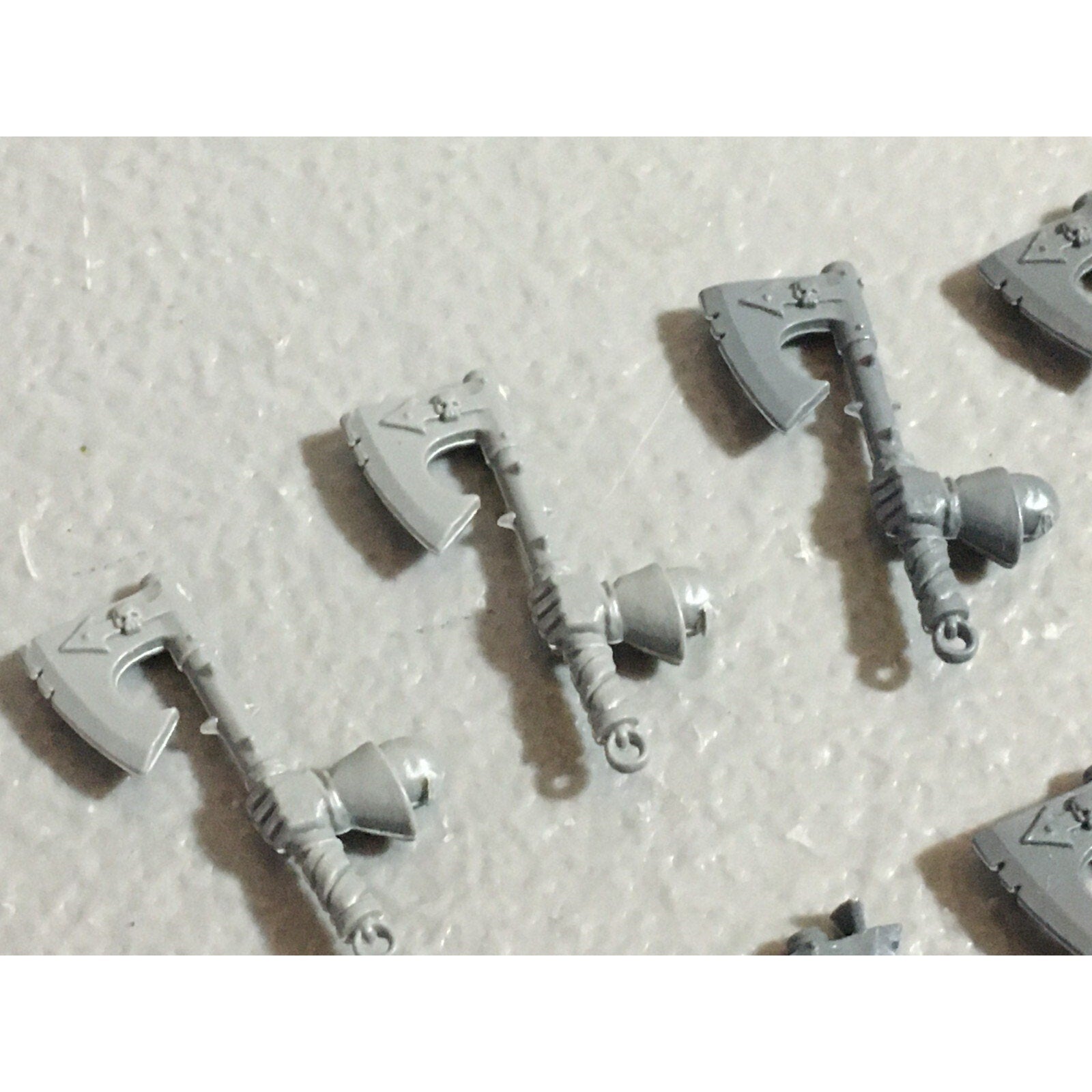 A22212 WARHAMMER FANTASY CHAOS MORTALS BITS LOT AXE HANDS GAMES WORKSHOP
