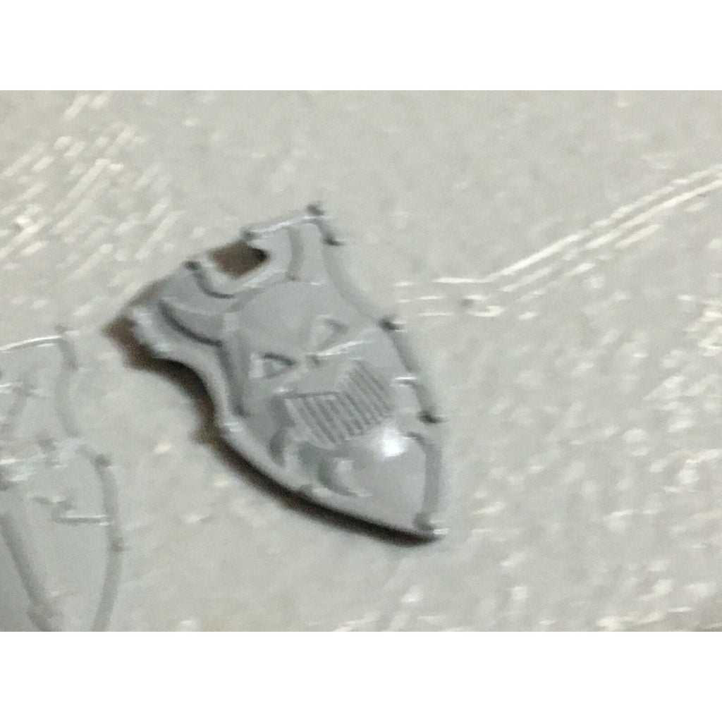 A22247 WARHAMMER FANTASY CHAOS MORTALS BITS LOT WARRIORS KNIGHTS SHIELDS GW OOP