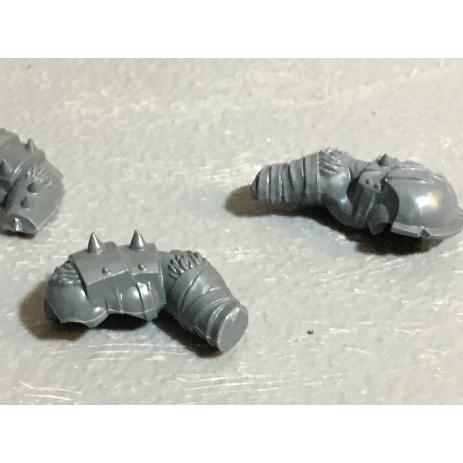 A23235 WARHAMMER FANTASY CHAOS BEASTMEN BITS LOT MINOTAUR HANDS ARMS GW