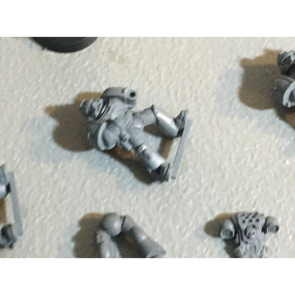 A31130 WARHAMMER 40K SPACE MARINES MIXED LOT INCOMPLETE & BITS + CHAOS