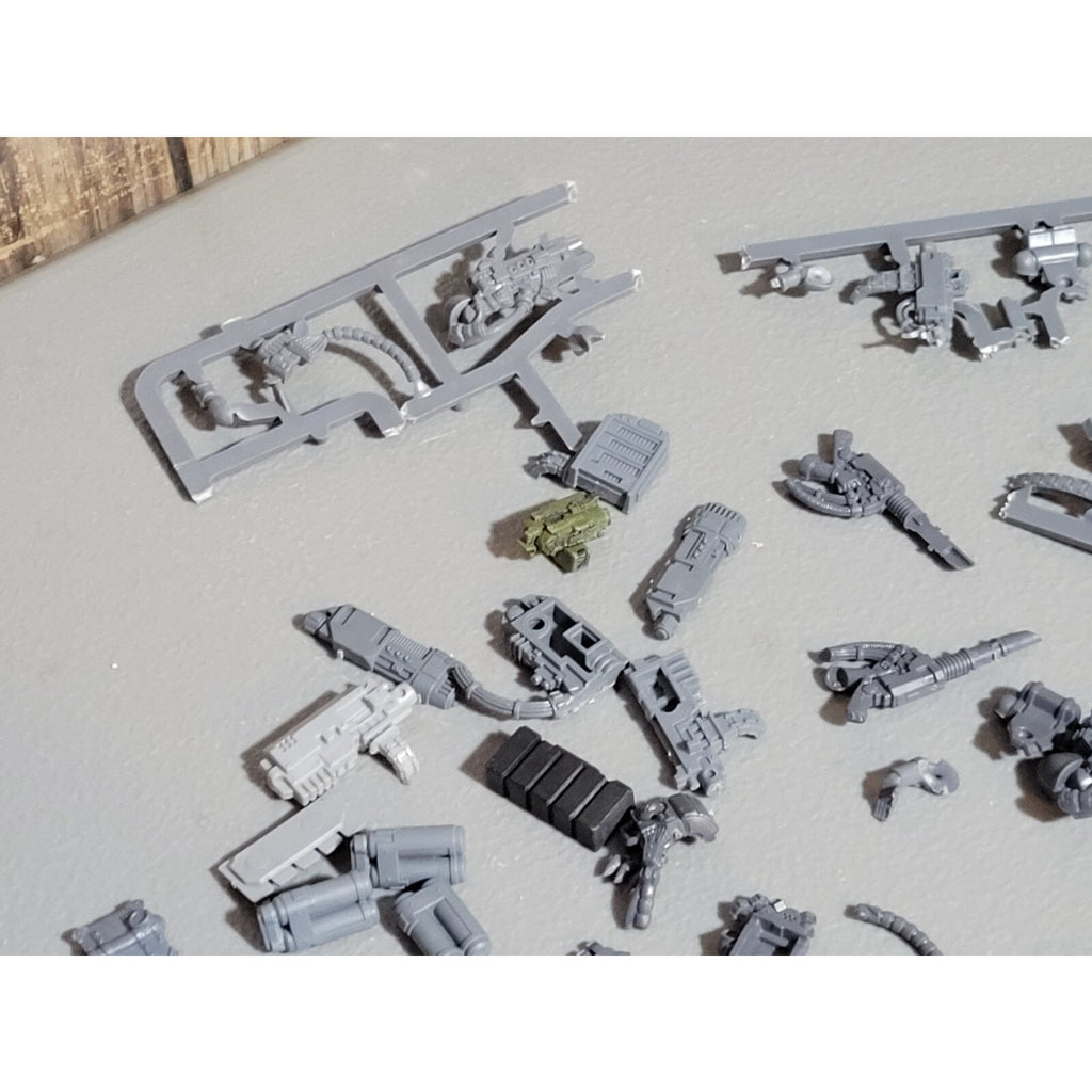 A18913 WARHAMMER 40K SPACE MARINES BITS LOT HEAVY SPECIAL PLASMA