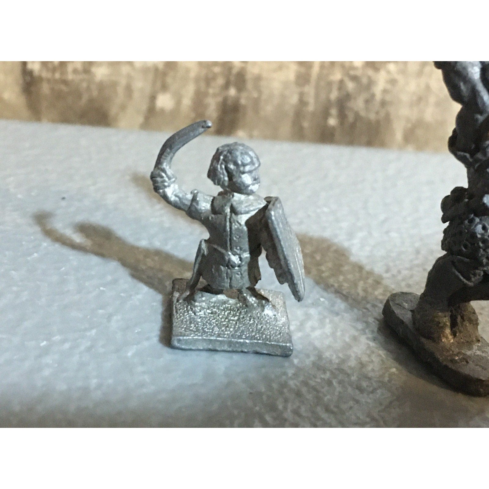 A32084 UNKNOWN METAL 2 PK MINIATURES FANTASY HALFLING ORC? WARRIOR INCOMPLETE