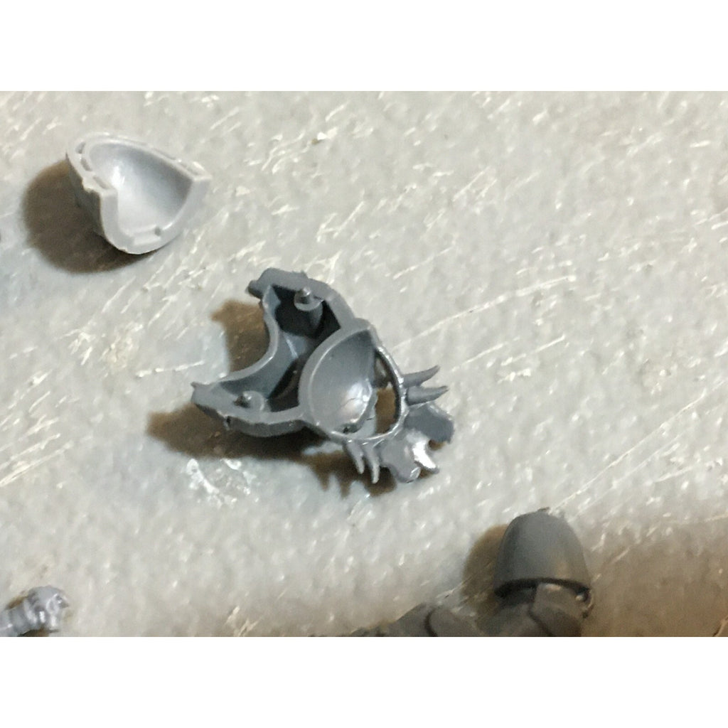 A23175 WARHAMMER 40K SPACE MARINES WOLVES BITS LOT MIXED GW GAMES WORKSHOP
