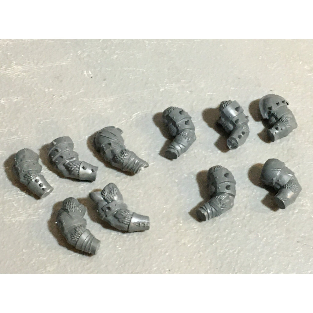 A23168 WARHAMMER FANTASY CHAOS BEASTMEN BITS LOT MINOTAUR ARMS GW GAMES WORKSHOP