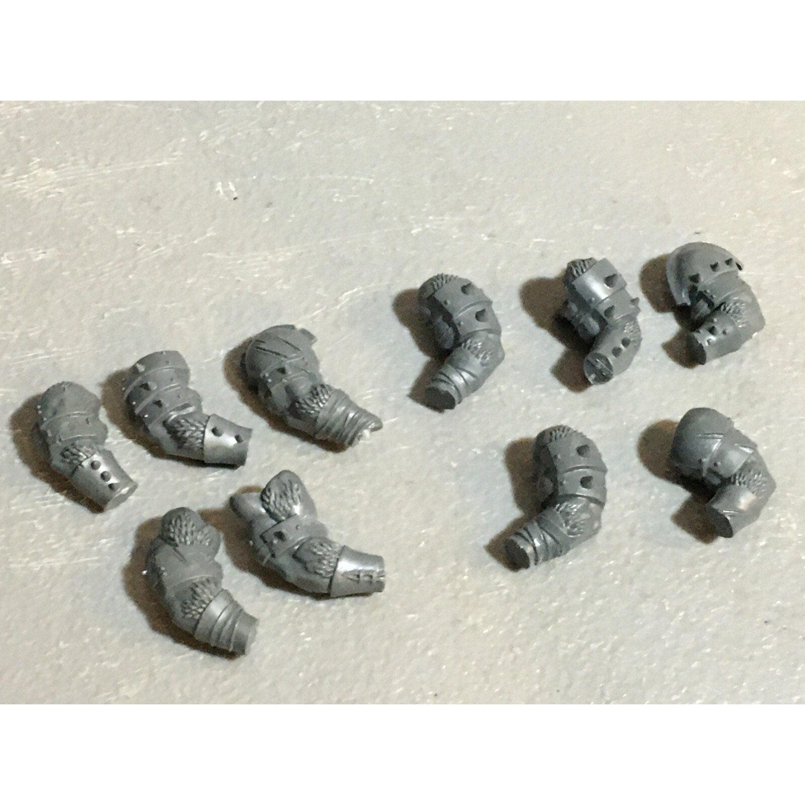 A23168 WARHAMMER FANTASY CHAOS BEASTMEN BITS LOT MINOTAUR ARMS GW GAMES WORKSHOP