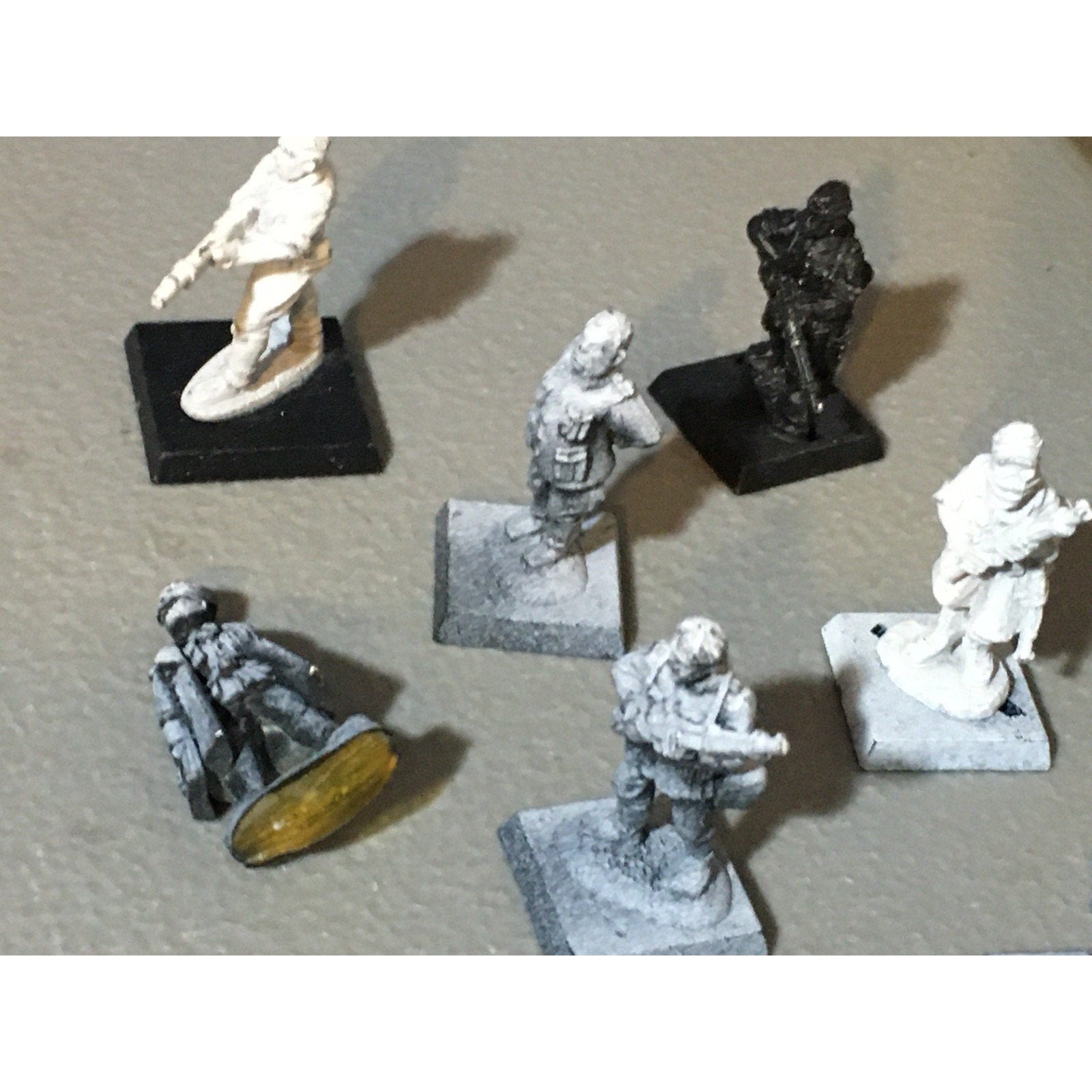 A30869 UNKNOWN METAL MINIATURES SOLDIERS INFANTRY WWII? WWI? TABLE TOP WAR GAMES