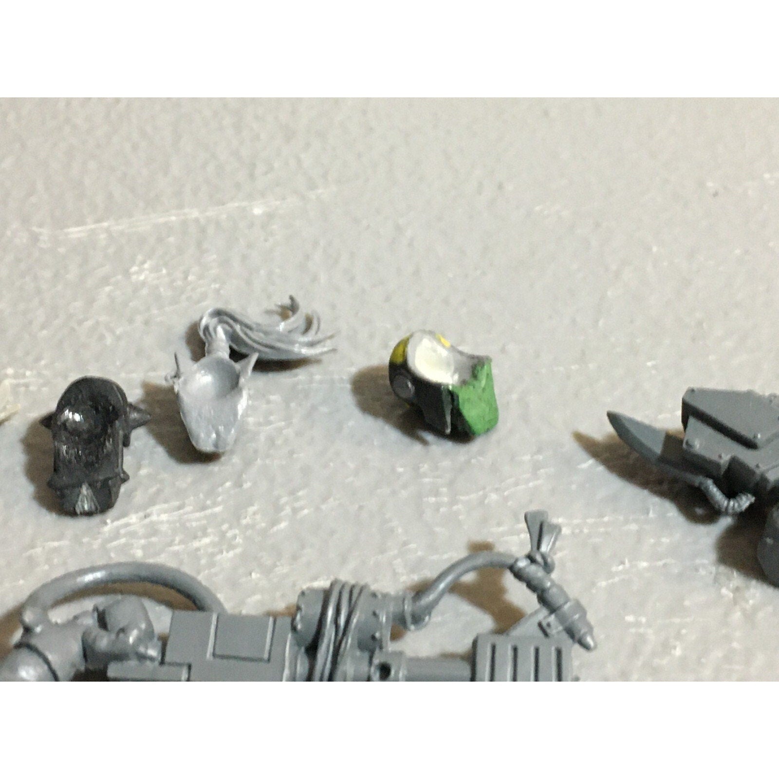 A23239 WARHAMMER 40K SPACE ORKS BITS LOT ARMS HEADS GAMES WORKSHOP GW