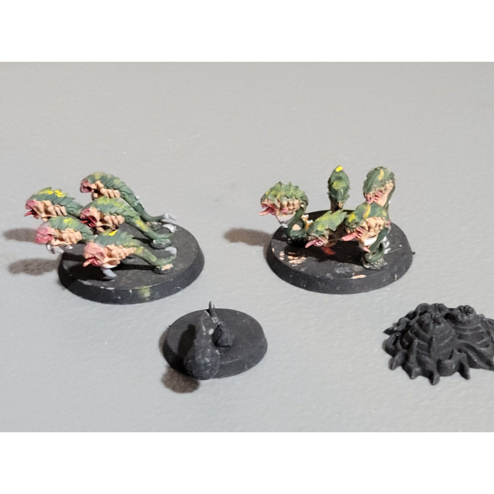 A19137 WARHAMMER 40K TYRANIDS RIPPER BASE 2 PK + SPORE MINE HIVE NODE