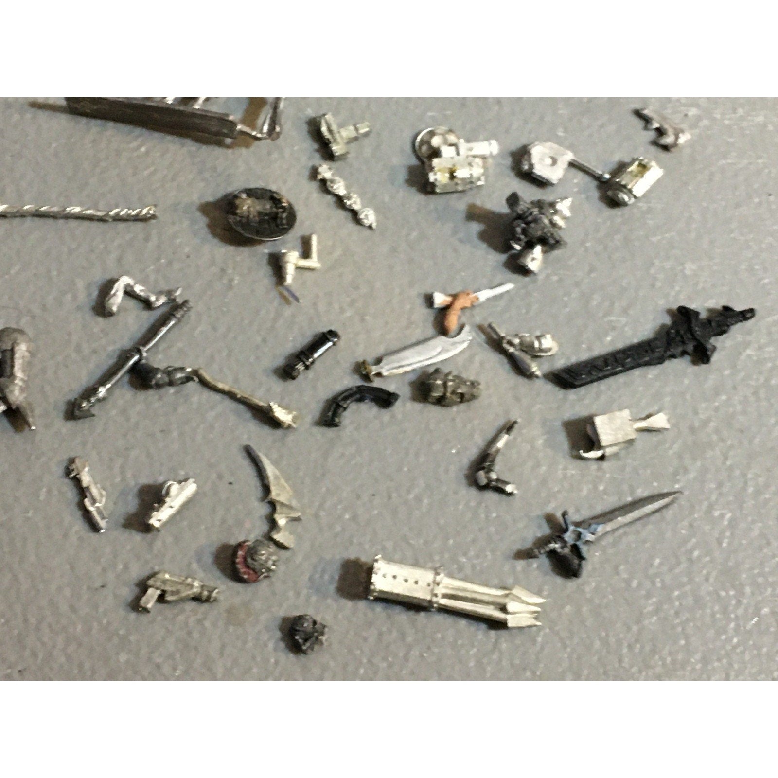 A32555 UNKNOWN MINIATURES ALL METAL BITS LOT FANTASY SCI-FI MIXED