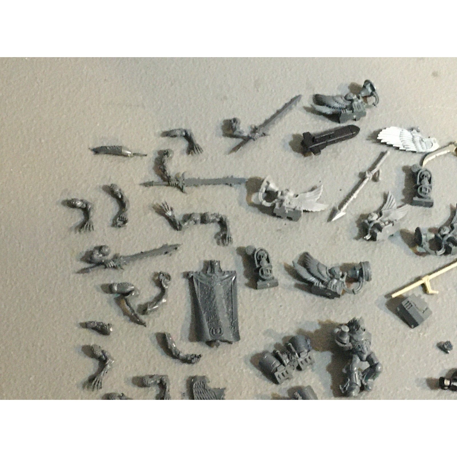 A32586 WARHAMMER 40K FANTASY RANDOM BITS LOT BLOOD ANGELS DAEMON UNDEAD GW