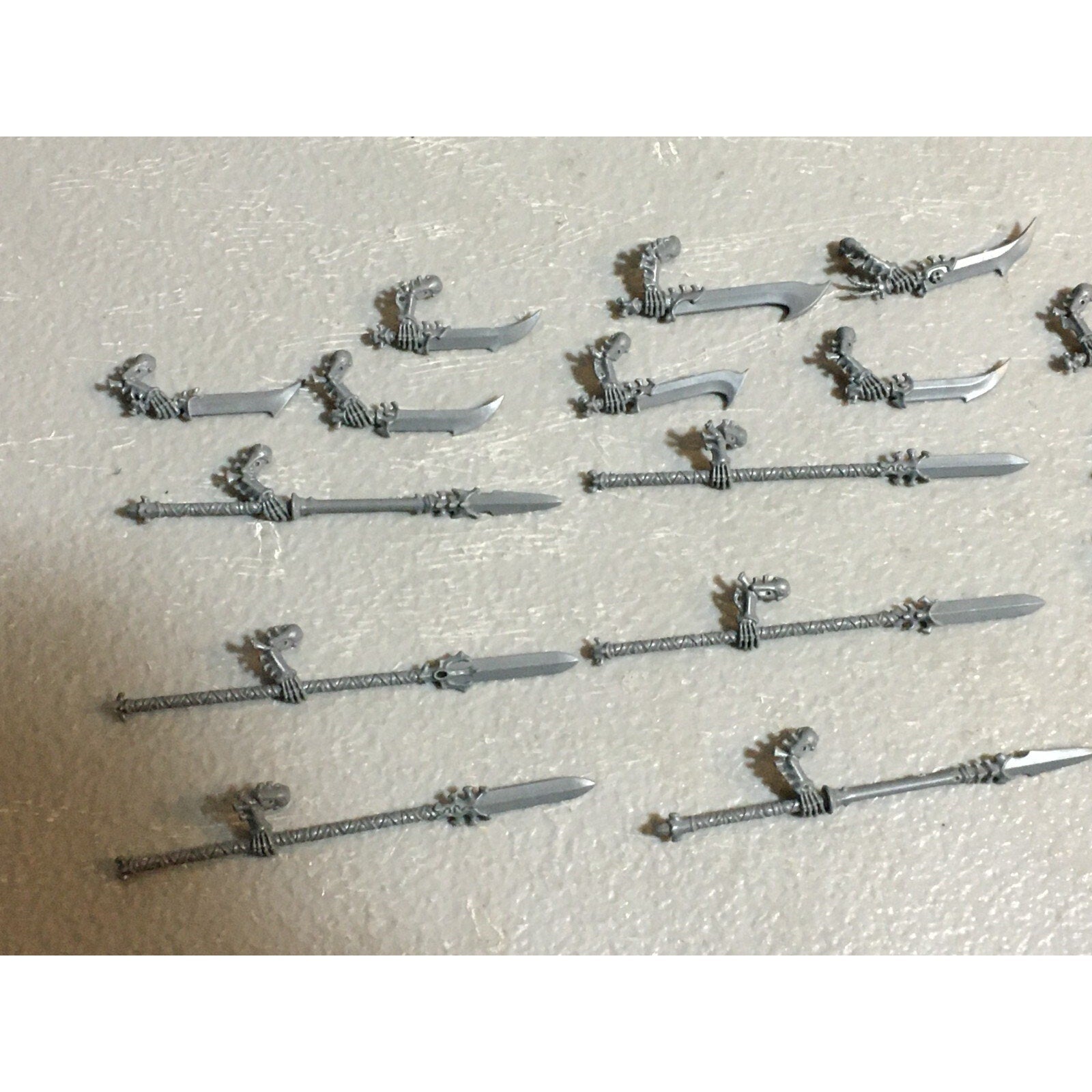A23227 WARHAMMER FANTASY AOS TOMB KINGS OSSIARCH BITS LOT SPEARS SWORDS GW