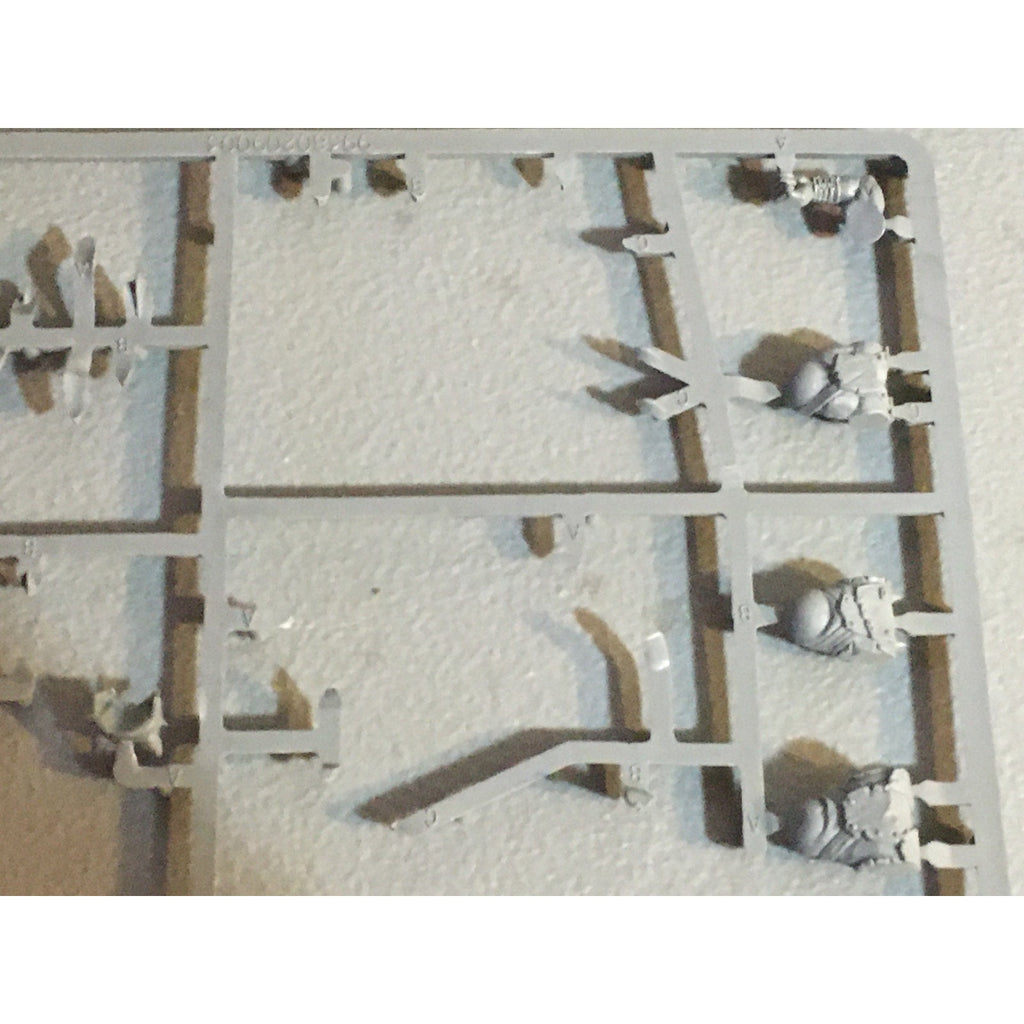 A33696 WARHAMMER FANTASY ORCS & GOBLINS BITS ON SPRUE LOT ORC BOYZ GW