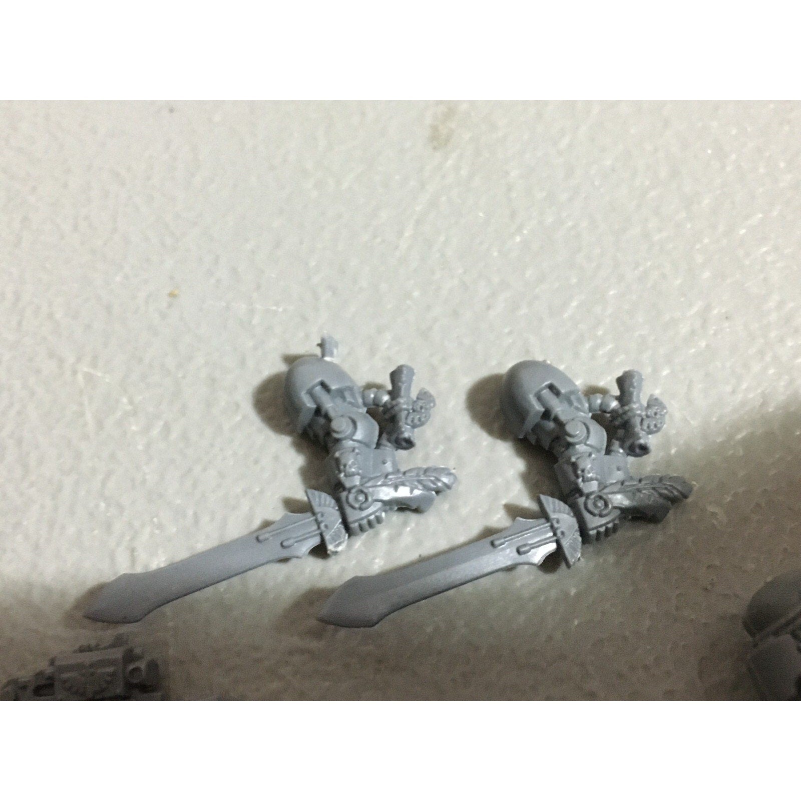 A19888 WARHAMMER 40K DARK ANGELS BITS LOT TERMINATOR LEGS SHOULDER PADS