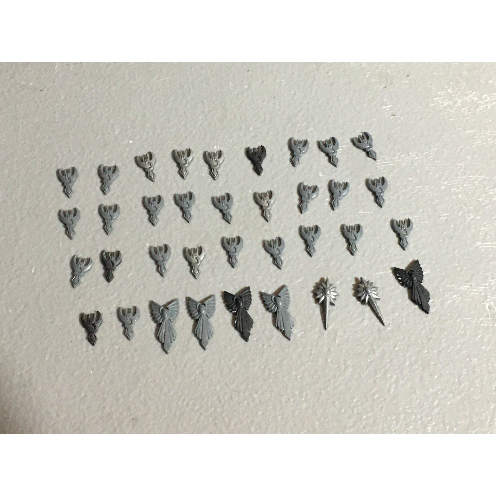 A22057 WARHAMMER FANTASY HIGH ELVES BITS LOT SHIELD ICONS GW GAMES WORKSHOP