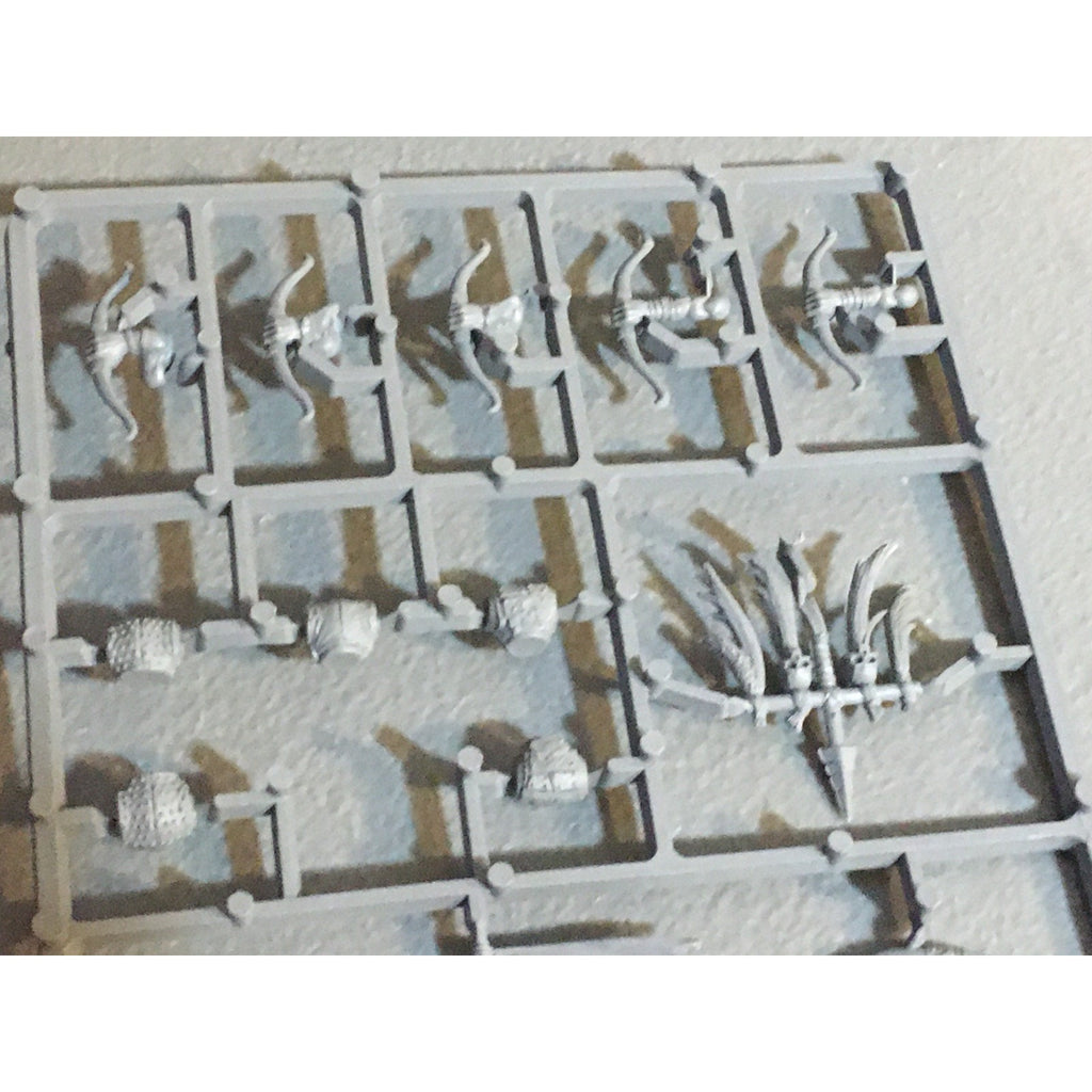 A33693 WARHAMMER FANTASY ORCS & GOBLINS BITS ON SPRUE LOT GOBLINS GW