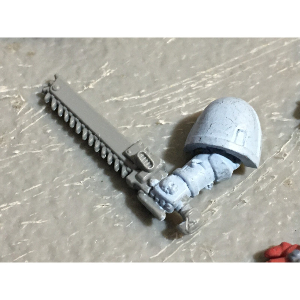A22971 WARHAMMER 40K SPACE MARINES BITS LOT CHAINSWORD POWER FIST GAMES WORKSHOP