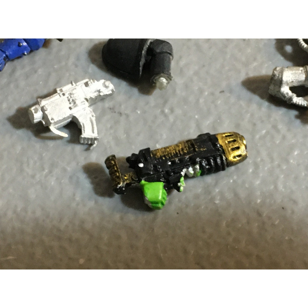 A32485 WARHAMMER 40K SPACE MARINES METAL BIT LOT PLASMA ARM HAMMER GW