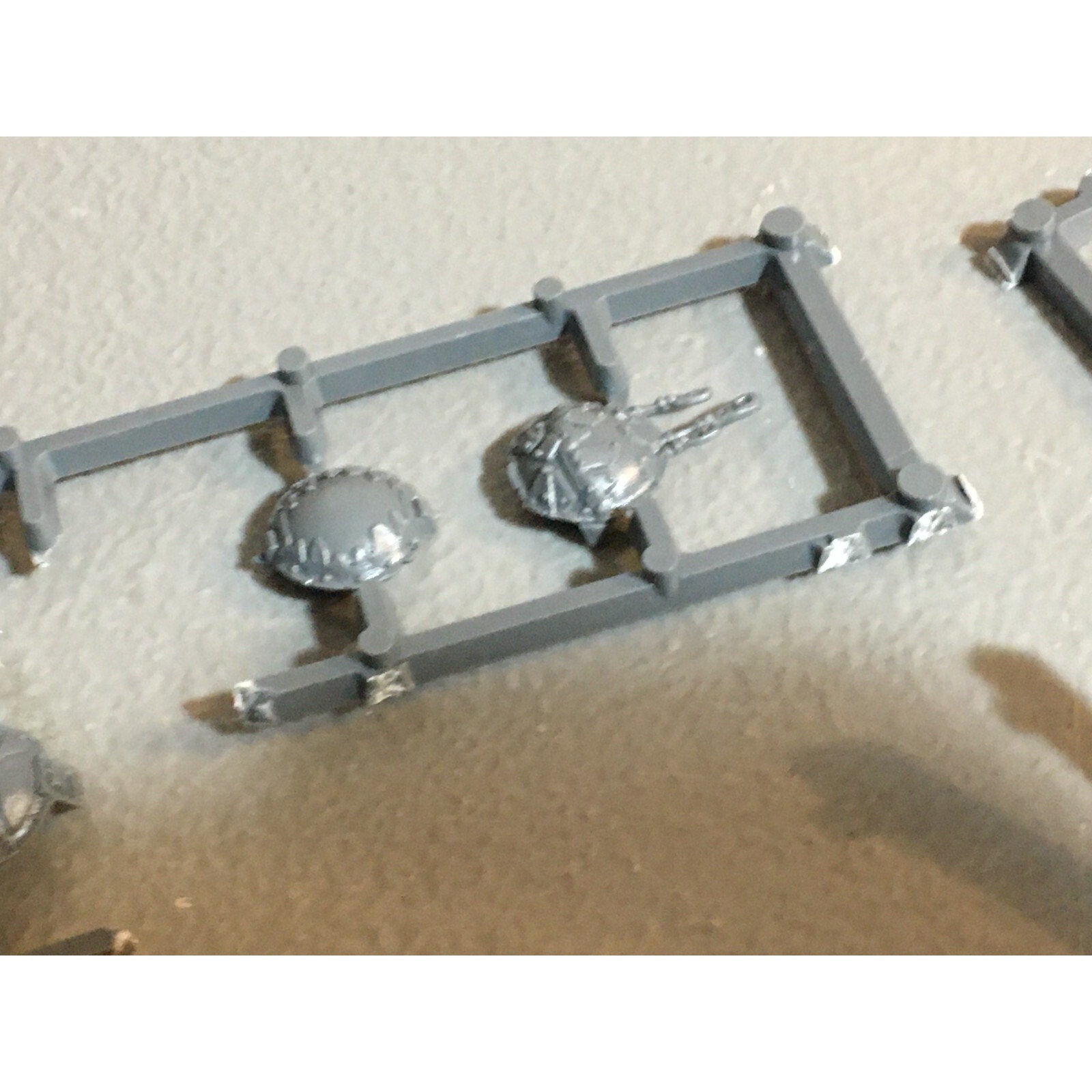 A23587 WARHAMMER AOS FANTASY OGRE KINGDOMS MAWTRIBES BITS ON SPRUE LOT HEAD PLAT