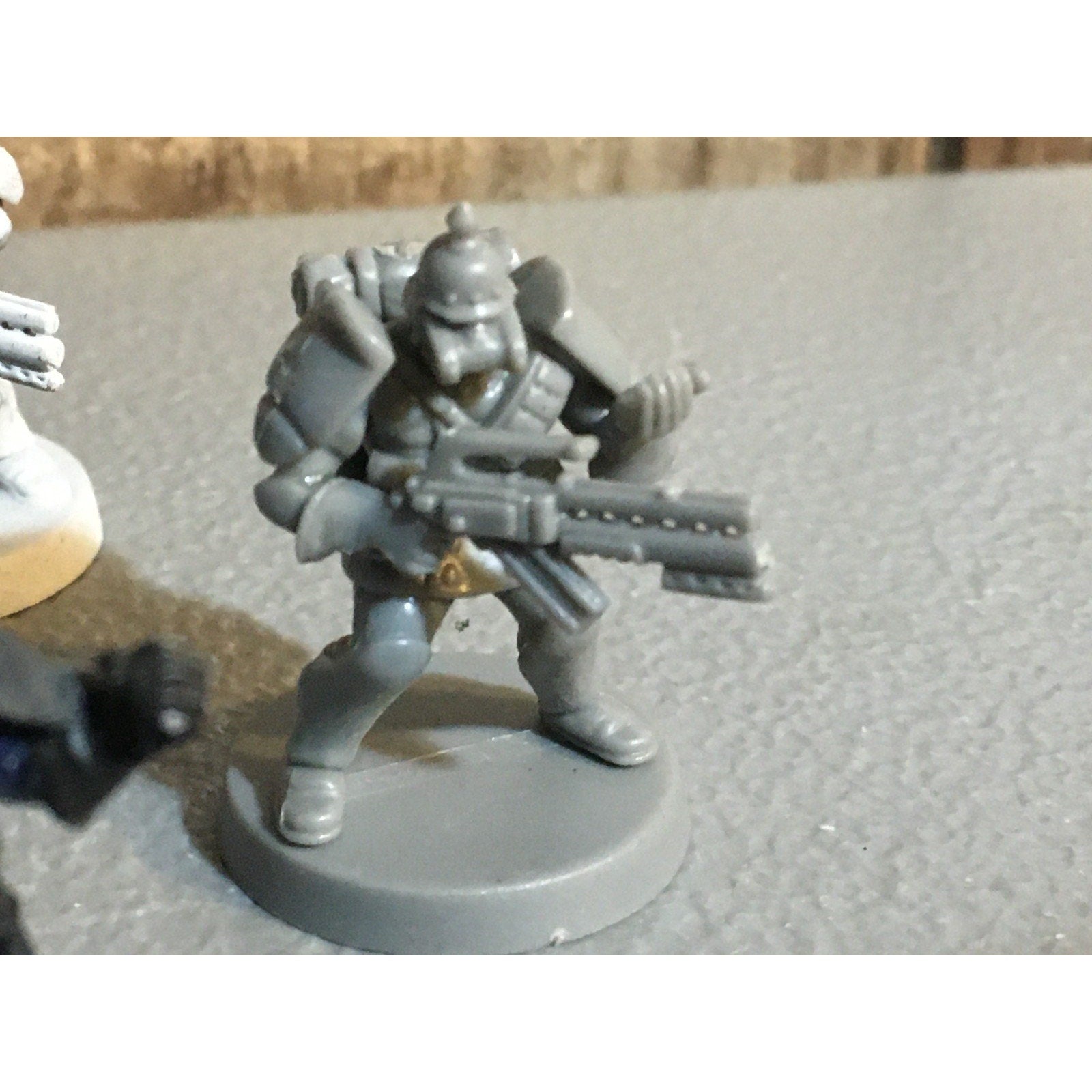 A30064 UNKNOWN TABLE TOP SCI-FI POWER ARMOR SOLDIERS 9 PK MISS 1 ARM WAR GAMES