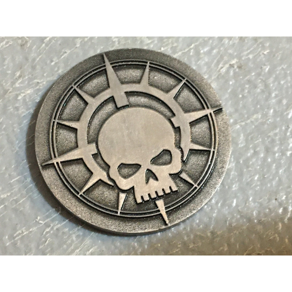 A32145 WARHAMMER 40K COMMEMORATIVE COLLECTABLE COIN MERIT OF THE HIGH ...