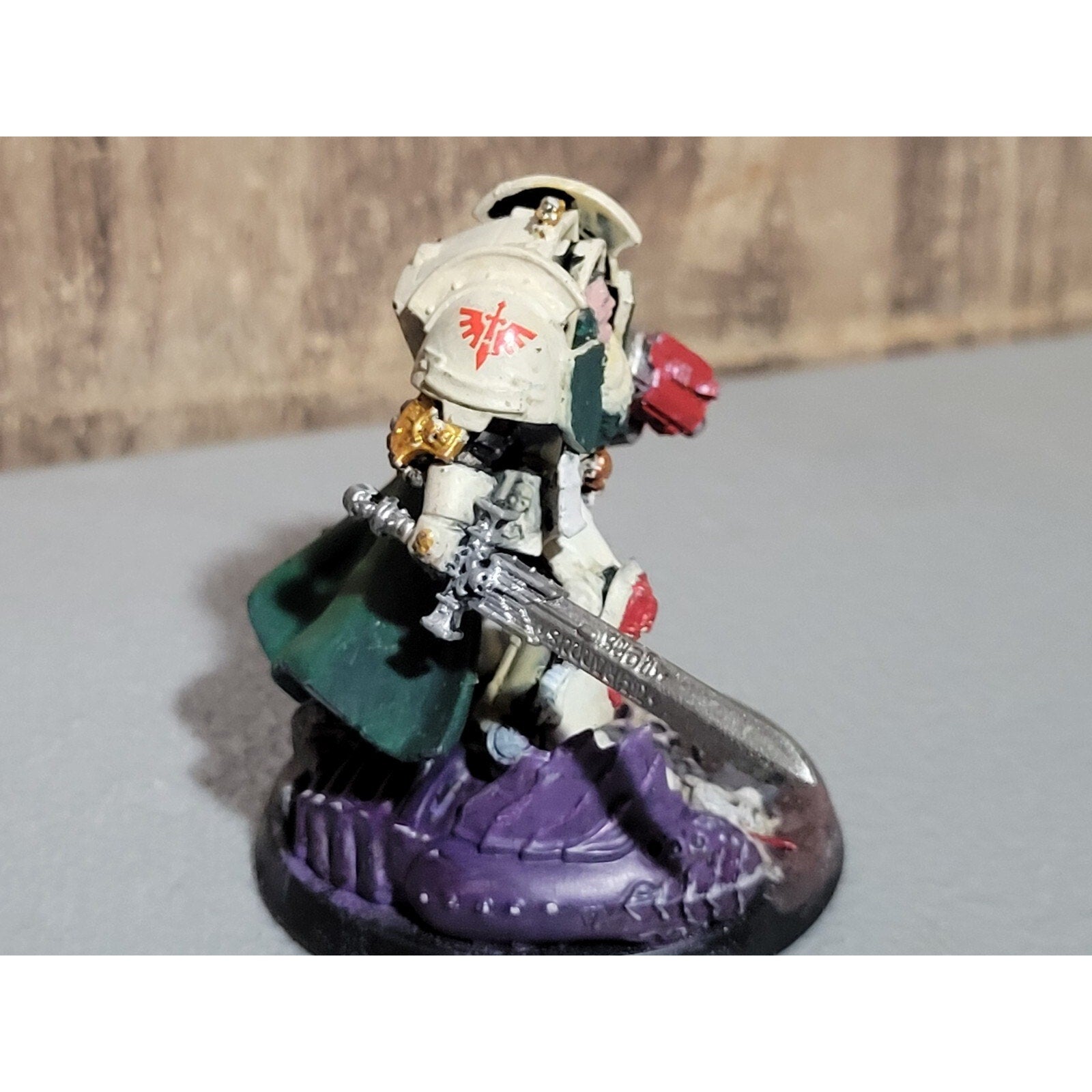 A18345 WARHAMMER 40K SPACE MARINES TERMINATOR CAPTAIN MAG BASE