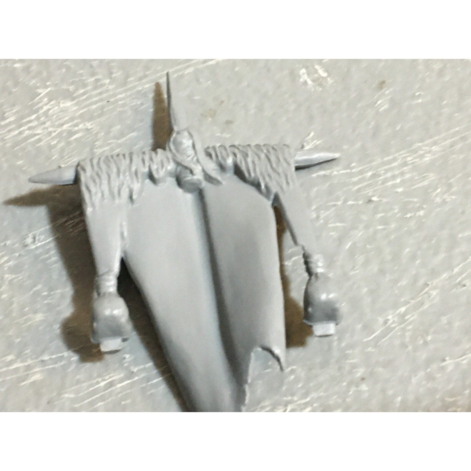 A23130 WARHAMMER FANTASY CHAOS BEASTMEN BITS LOT GORS BANNERS ARMS GW