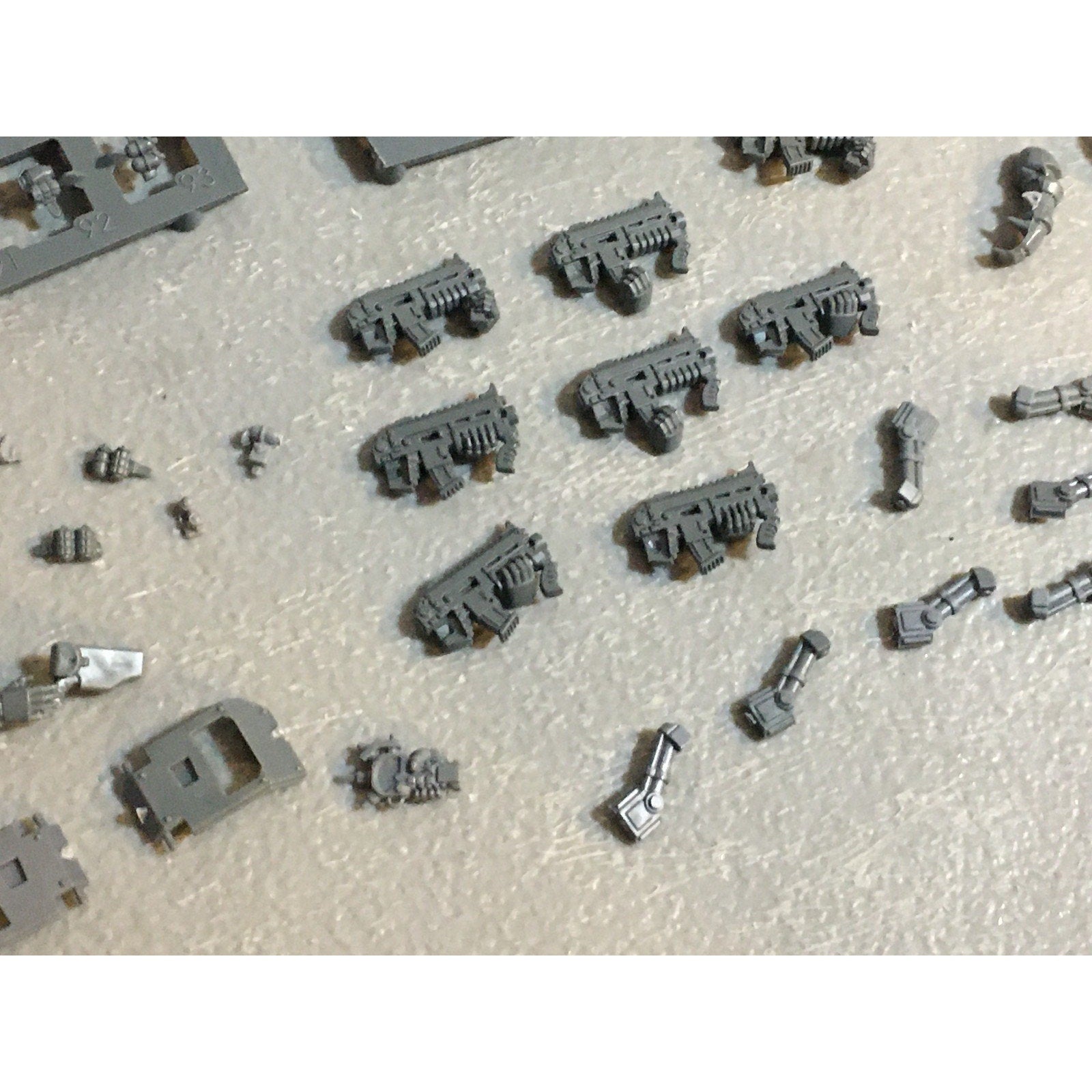 A29490 WARHAMMER 40K SPACE MARINES DARK ANGELS BITS LOT GRENADES BOLTERS GW