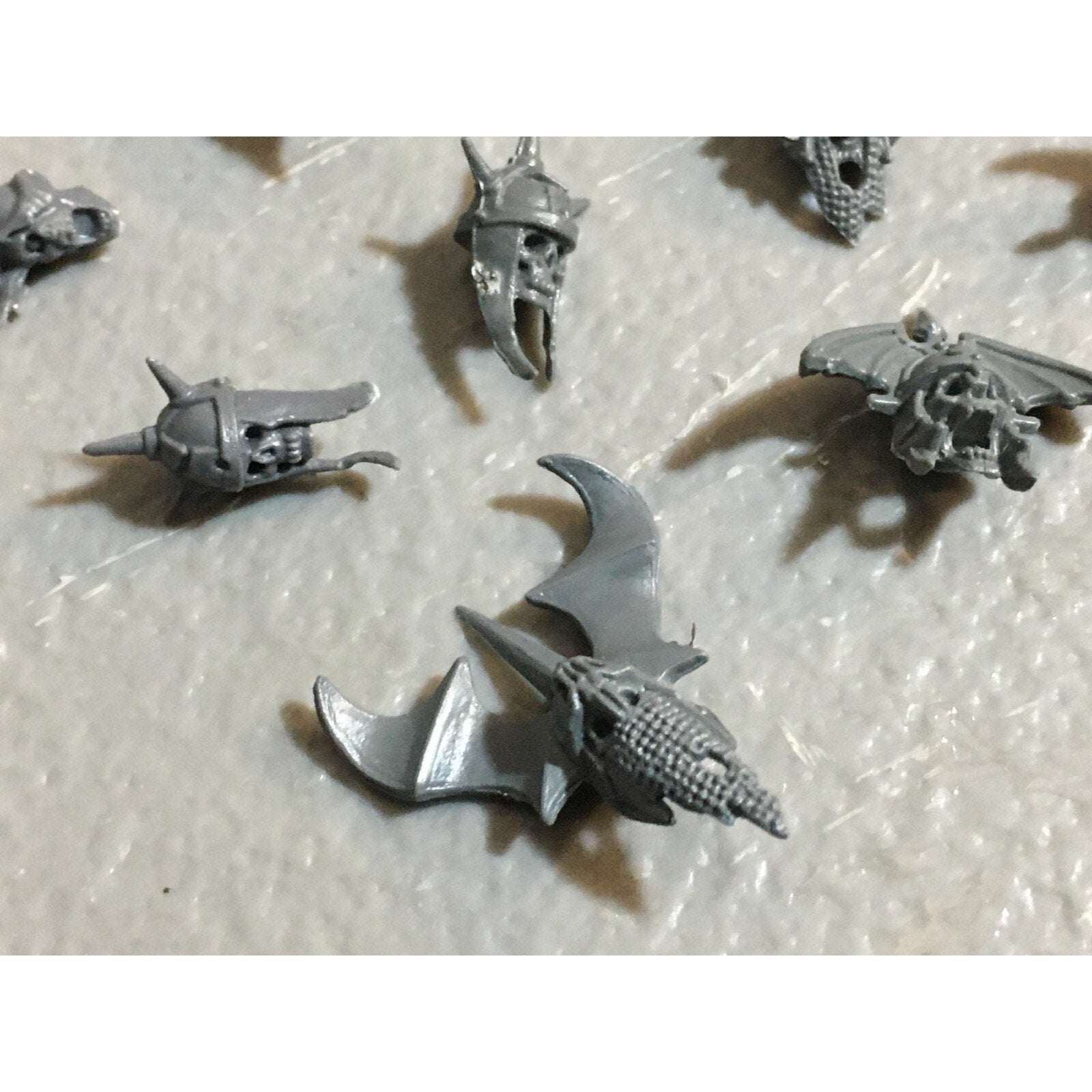 A23425 WARHAMMER FANTASY VAMPIRE COUNTS BITS LOT SKELETON WIGHT MIXED HEADS ARMS