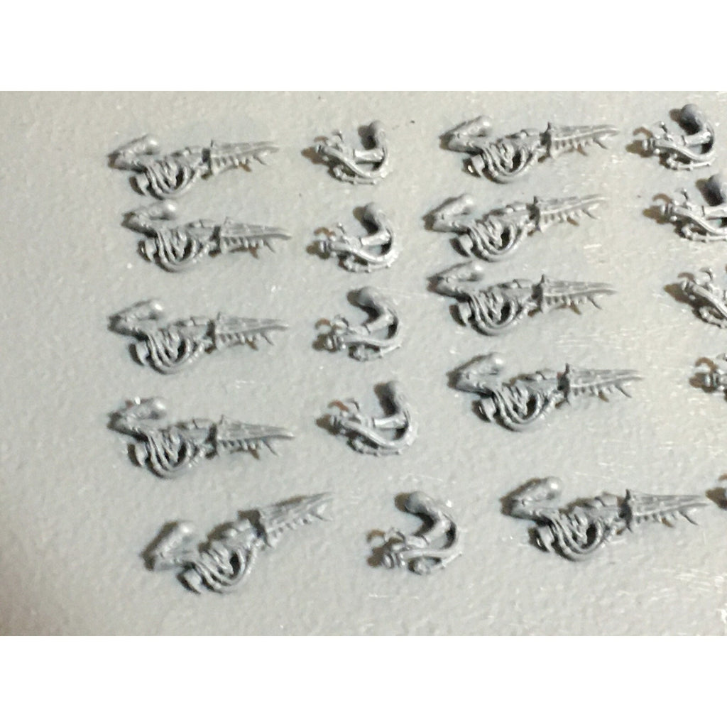 A23051 WARHAMMER 40K TYRANIDS BITS LOT DEVOURERS TERMAGANTS GAMES WORKSHOP GW