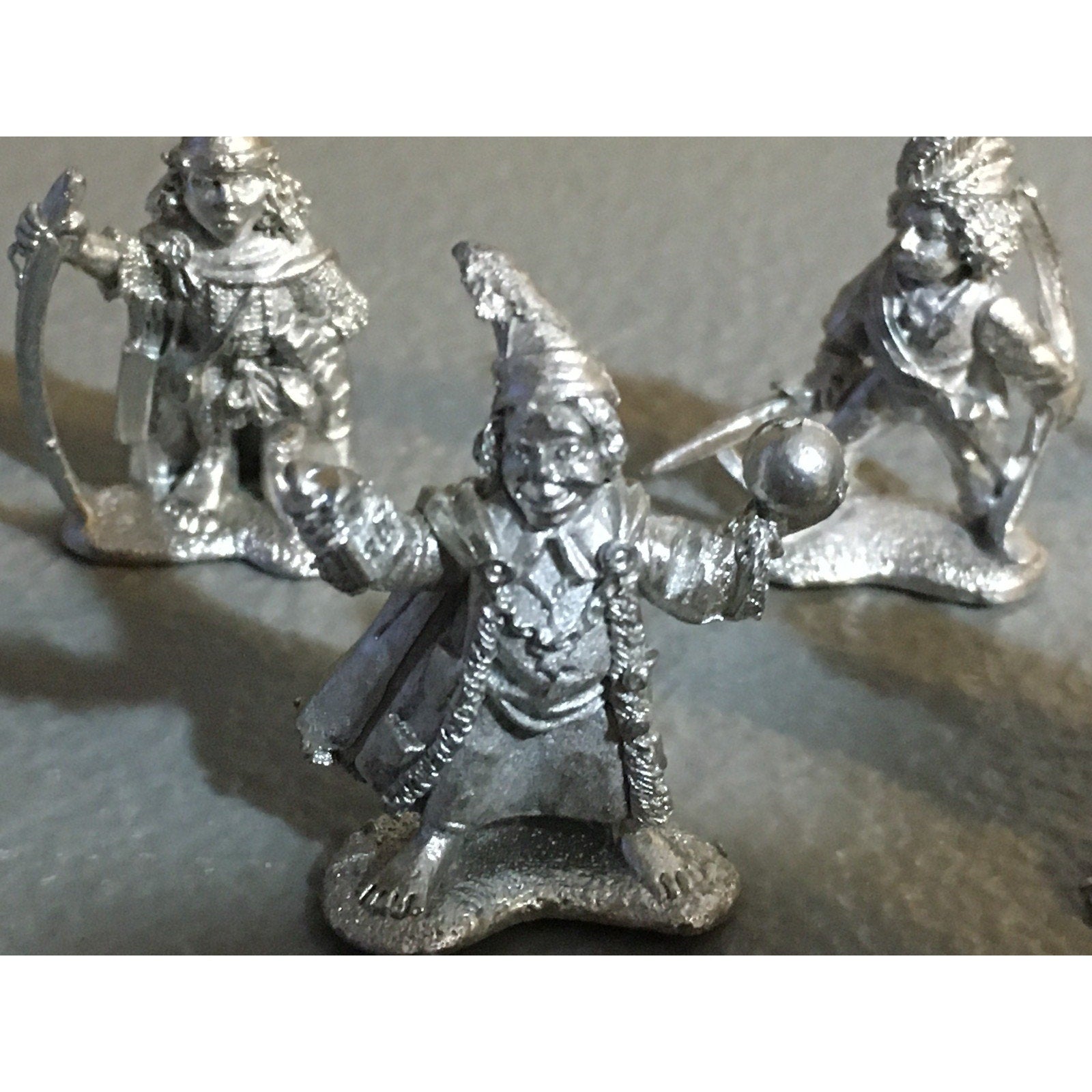 A32706 ALTERNATIVE ARMIES METAL MINIATURES CA2 HALFLING WALKING PARTY