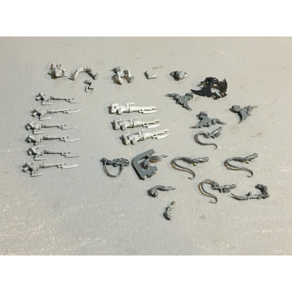 A27444 WARHAMMER 40K DARK ELDAR BITS LOT ARMS HANDS BLADE GW