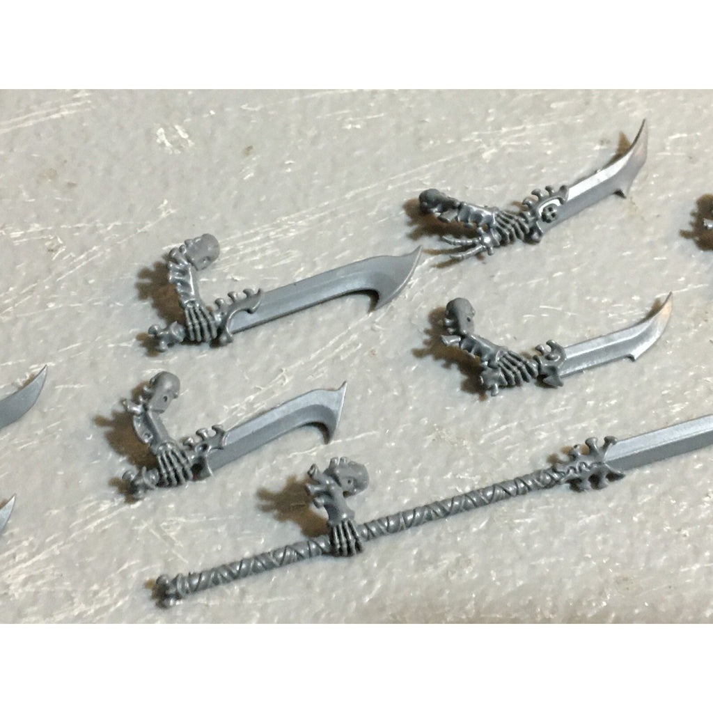 A23227 WARHAMMER FANTASY AOS TOMB KINGS OSSIARCH BITS LOT SPEARS SWORDS GW