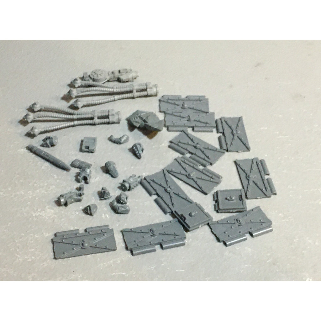 A24532 WARHAMMER 40K MIXED BITS LOT PLATES CHAOS IMPERIAL GW