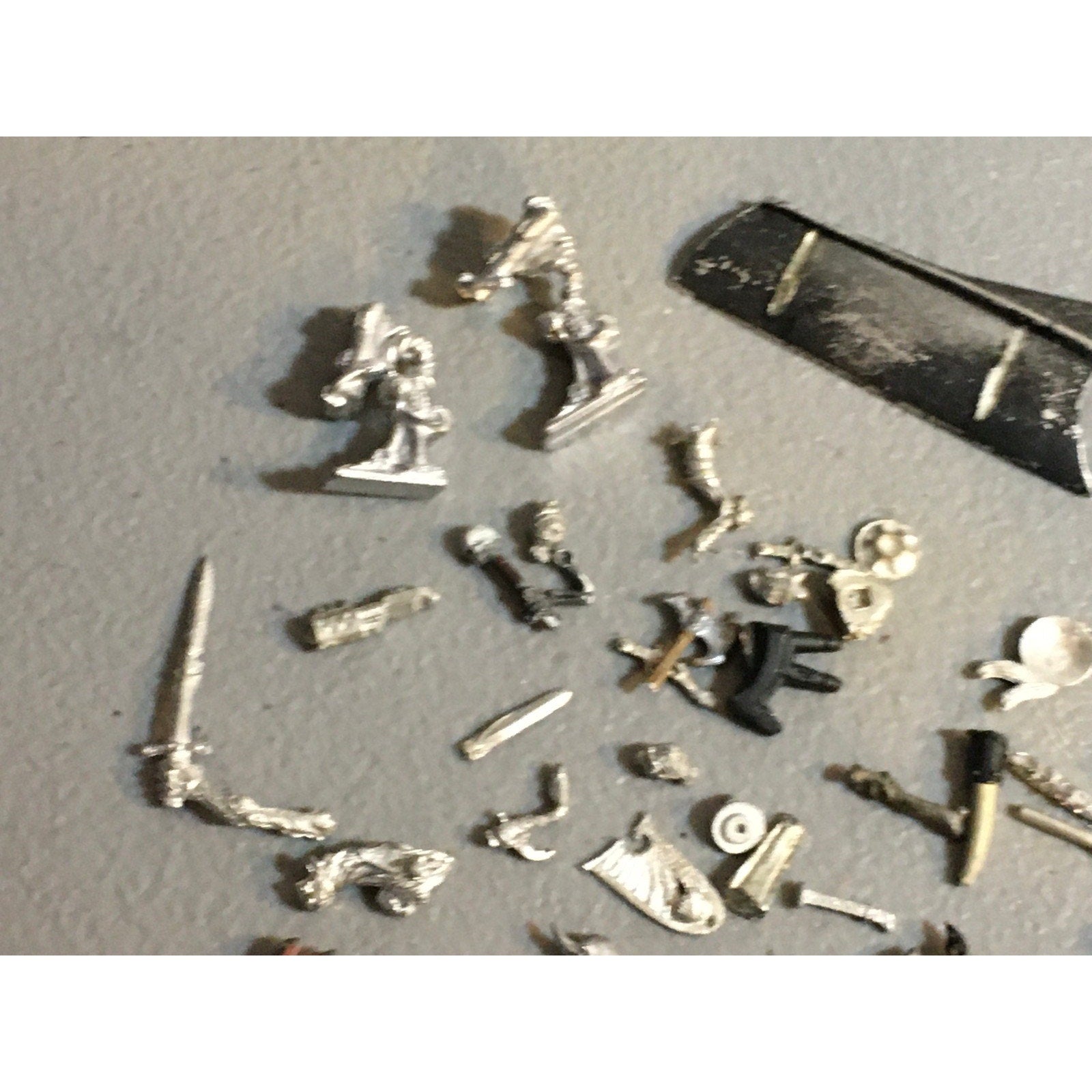 A32554 UNKNOWN MINIATURES ALL METAL BITS LOT FANTASY SCI-FI MIXED